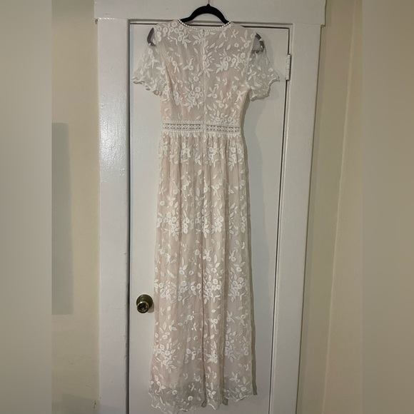 Aakaa Cream Floral Embroidered Maxi Dress size Small NWT - Picture 6 of 12